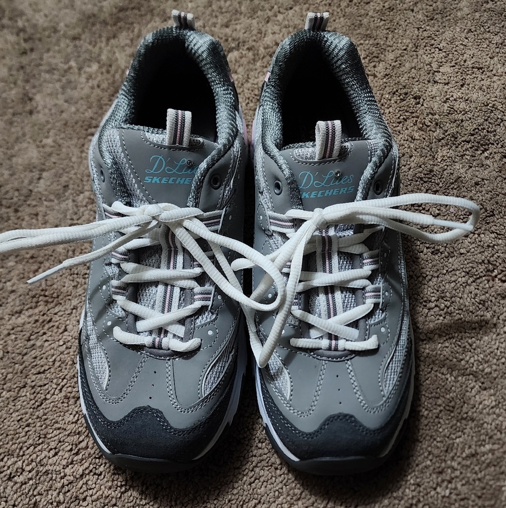 Skechers D'lite Womens Memory Foam Sneakers Grey And Pink Size 9.5